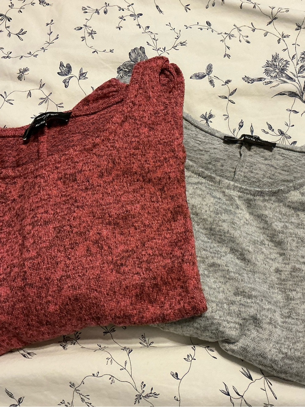 🎉 3 for $15🎉 Bundle of 2 Lily Morgan Fancy Cold Shoulder Marled Sweaters